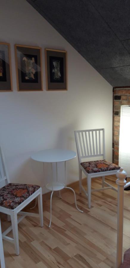 Metras Maja Hotell Aizpute Exteriör bild