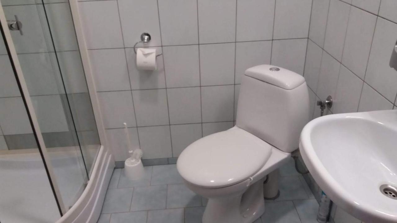 Metras Maja Hotell Aizpute Exteriör bild