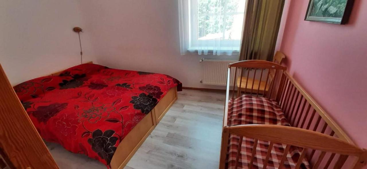 Metras Maja Hotell Aizpute Exteriör bild