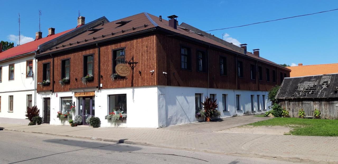 Metras Maja Hotell Aizpute Exteriör bild