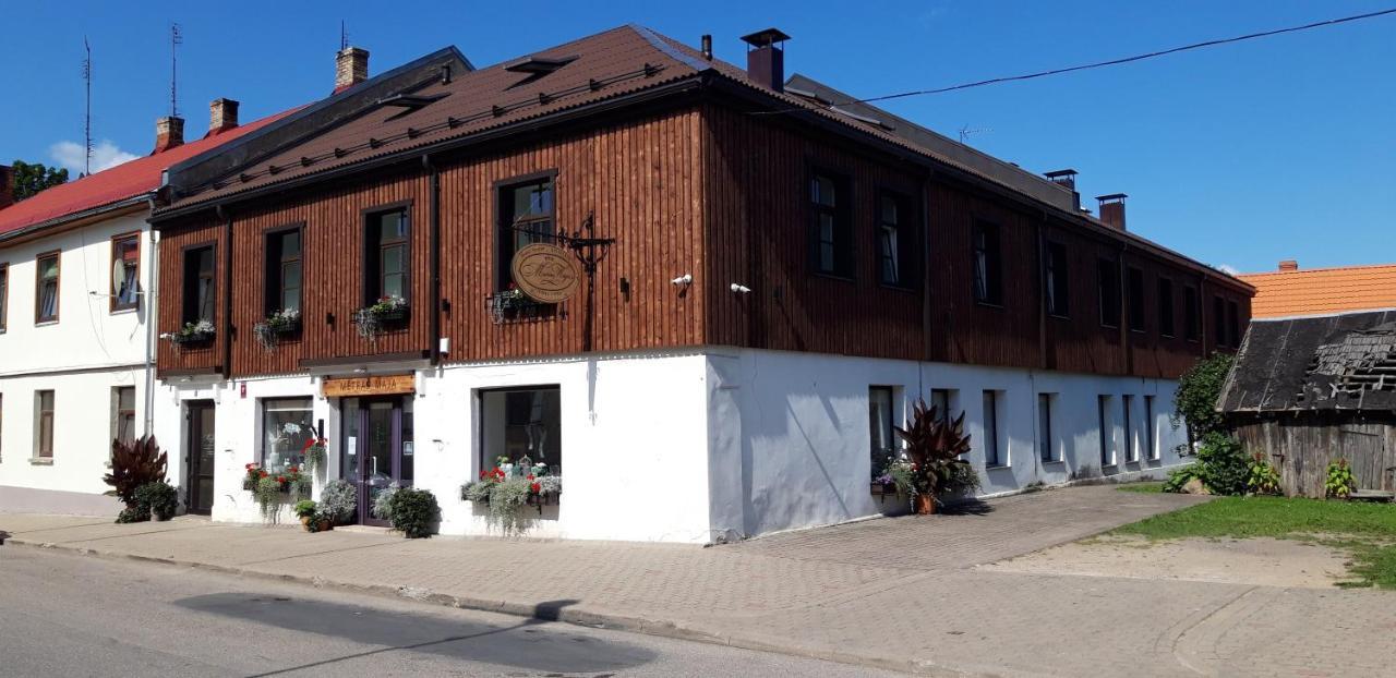 Metras Maja Hotell Aizpute Exteriör bild