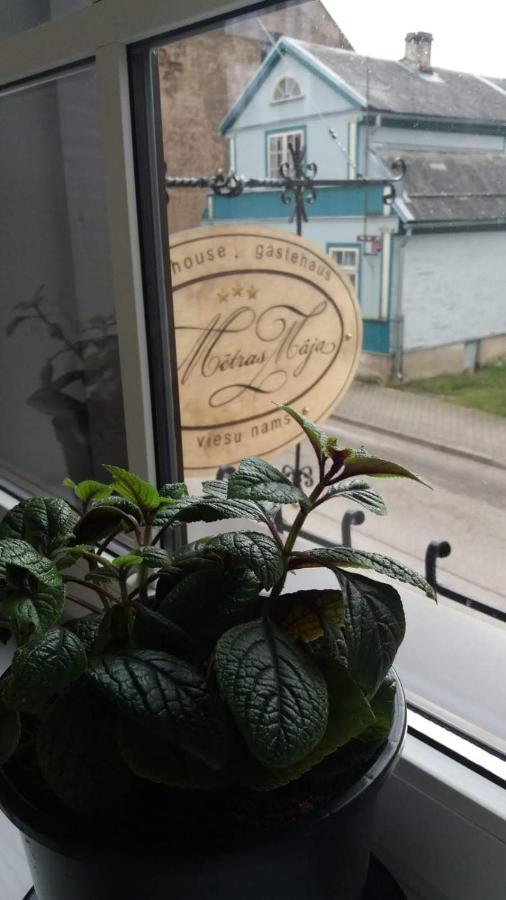Metras Maja Hotell Aizpute Exteriör bild